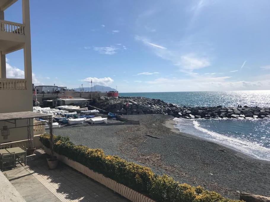 Pisi Home, 2 Min Dalla Spiaggia E Dall' Ospedale Gaslini Genoa Bagian luar foto